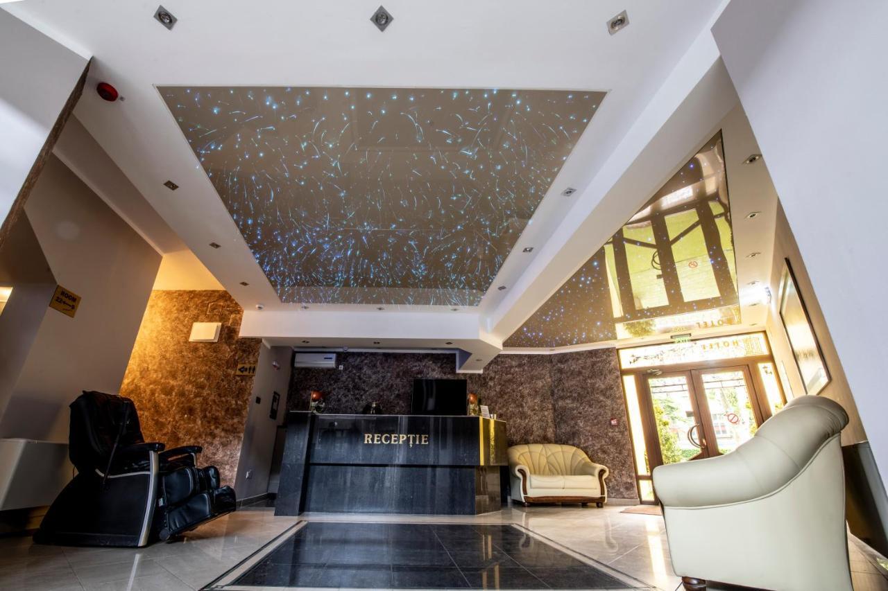 Hotel Novotheos Oradea Exterior foto
