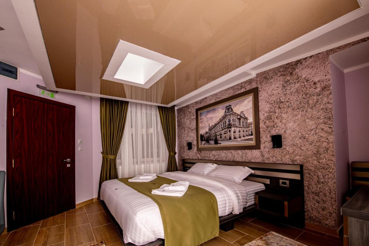 Hotel Novotheos Oradea Exterior foto