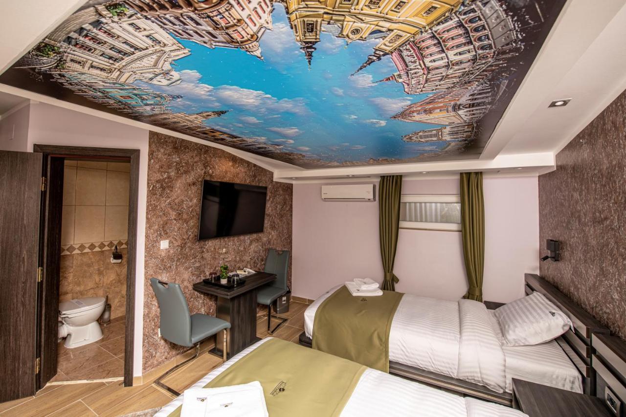 Hotel Novotheos Oradea Exterior foto