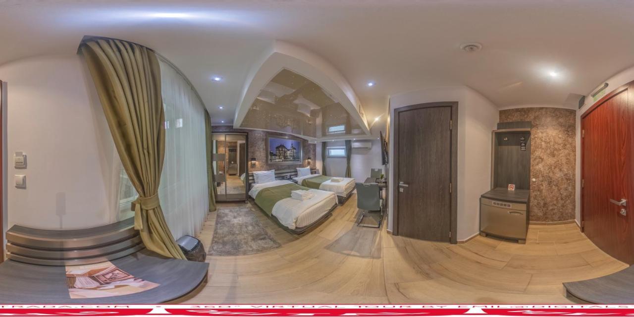 Hotel Novotheos Oradea Exterior foto